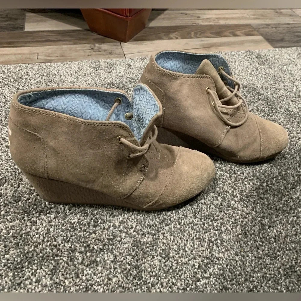 Tan Toms wedges, women's size 7-1/2